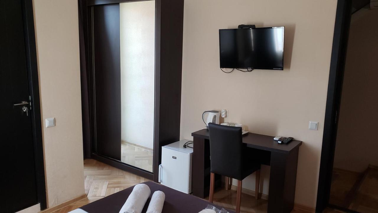 Family Guest House 第比利斯 外观 照片